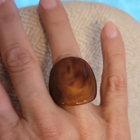 AMBER SWIRL CONCAVE STATEMENT RING - Picture 2 of 5